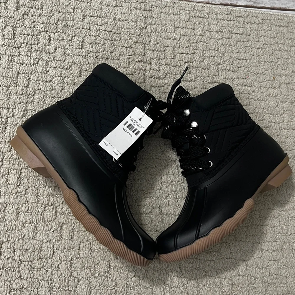 Justice Black Lace-Up Duck Boots size 4y‎ 6w nwt insulated